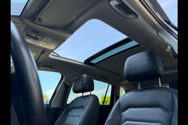 Volkswagen Tiguan Allspace 1.5 TSI Comfortline Business 7p. - Automaat - Pano/Schuifdak - Leder - Navi - Org.NL