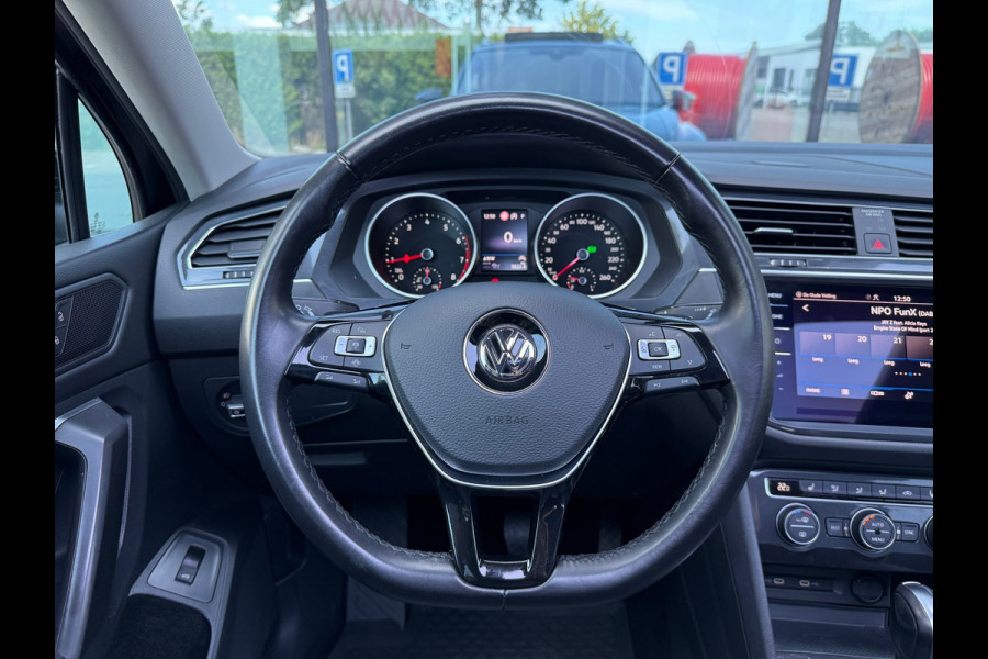 Volkswagen Tiguan Allspace 1.5 TSI Comfortline Business 7p. - Automaat - Pano/Schuifdak - Leder - Navi - Org.NL