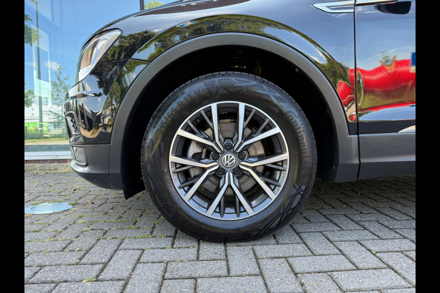 Volkswagen Tiguan Allspace 1.5 TSI Comfortline Business 7p. - Automaat - Pano/Schuifdak - Leder - Navi - Org.NL