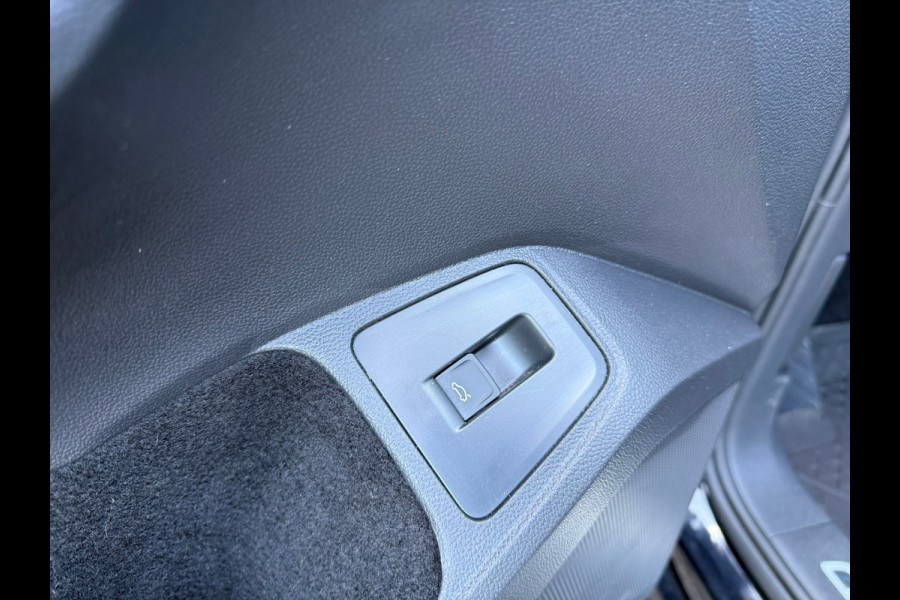 Volkswagen Tiguan Allspace 1.5 TSI Comfortline Business 7p. - Automaat - Pano/Schuifdak - Leder - Navi - Org.NL