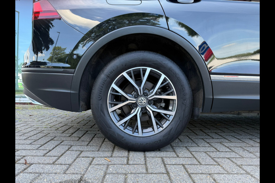 Volkswagen Tiguan Allspace 1.5 TSI Comfortline Business 7p. - Automaat - Pano/Schuifdak - Leder - Navi - Org.NL