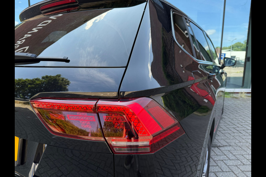 Volkswagen Tiguan Allspace 1.5 TSI Comfortline Business 7p. - Automaat - Pano/Schuifdak - Leder - Navi - Org.NL