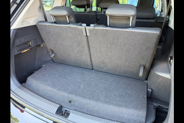 Volkswagen Tiguan Allspace 1.5 TSI Comfortline Business 7p. - Automaat - Pano/Schuifdak - Leder - Navi - Org.NL