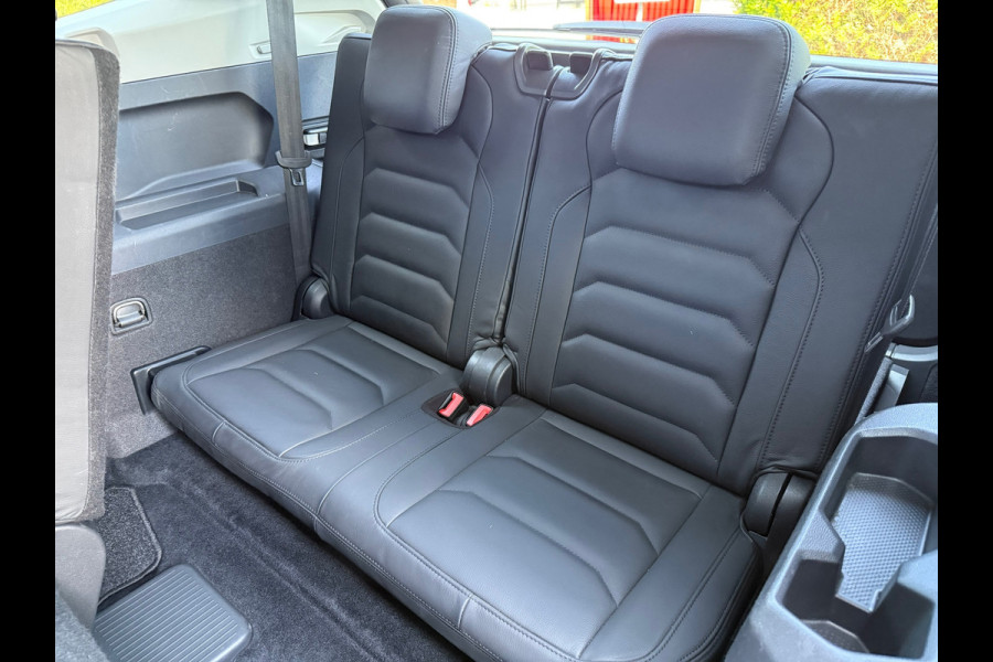 Volkswagen Tiguan Allspace 1.5 TSI Comfortline Business 7p. - Automaat - Pano/Schuifdak - Leder - Navi - Org.NL