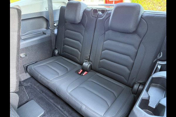 Volkswagen Tiguan Allspace 1.5 TSI Comfortline Business 7p. - Automaat - Pano/Schuifdak - Leder - Navi - Org.NL
