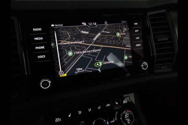 Škoda Kodiaq 1.5 TSI Sportline Business 150 pk Automaat | Navigatie | Parkeersensoren | Achteruitrijcamera | Adaptieve cruise control | Elektr. achterklep | Autom. airco (3 zones) | Keyless |