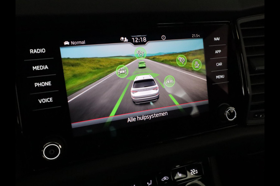 Škoda Kodiaq 1.5 TSI Sportline Business 150 pk Automaat | Navigatie | Parkeersensoren | Achteruitrijcamera | Adaptieve cruise control | Elektr. achterklep | Autom. airco (3 zones) | Keyless |
