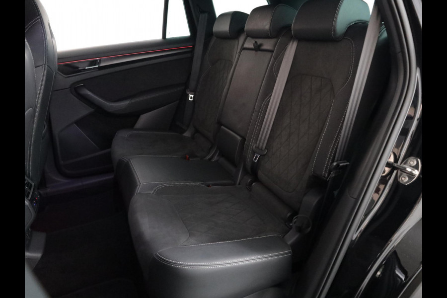 Škoda Kodiaq 1.5 TSI Sportline Business 150 pk Automaat | Navigatie | Parkeersensoren | Achteruitrijcamera | Adaptieve cruise control | Elektr. achterklep | Autom. airco (3 zones) | Keyless |