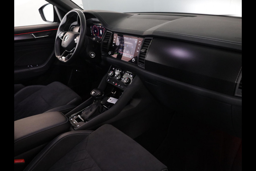 Škoda Kodiaq 1.5 TSI Sportline Business 150 pk Automaat | Navigatie | Parkeersensoren | Achteruitrijcamera | Adaptieve cruise control | Elektr. achterklep | Autom. airco (3 zones) | Keyless |