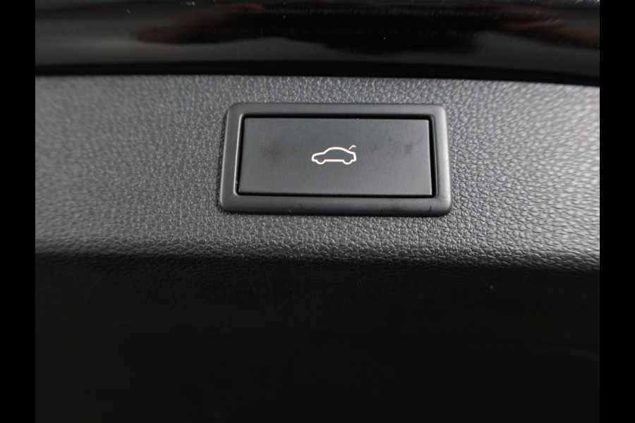 Škoda Kodiaq 1.5 TSI Sportline Business 150 pk Automaat | Navigatie | Parkeersensoren | Achteruitrijcamera | Adaptieve cruise control | Elektr. achterklep | Autom. airco (3 zones) | Keyless |