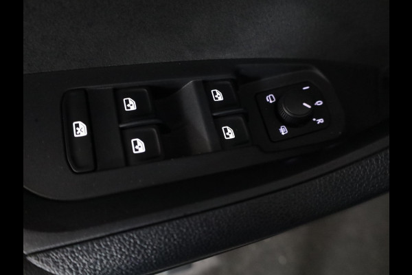 Škoda Kodiaq 1.5 TSI Sportline Business 150 pk Automaat | Navigatie | Parkeersensoren | Achteruitrijcamera | Adaptieve cruise control | Elektr. achterklep | Autom. airco (3 zones) | Keyless |