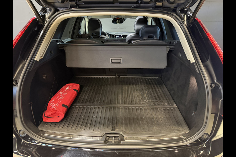Volvo XC60 2.0 Recharge T8 AWD Inscription | Panoramadak | Elektr. trekhaak | Harman/Kardon | Camera | Stoel/stuurverwarming | Adapt. cruise