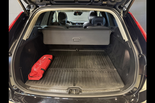 Volvo XC60 2.0 Recharge T8 AWD Inscription | Panoramadak | Elektr. trekhaak | Harman/Kardon | Camera | Stoel/stuurverwarming | Adapt. cruise