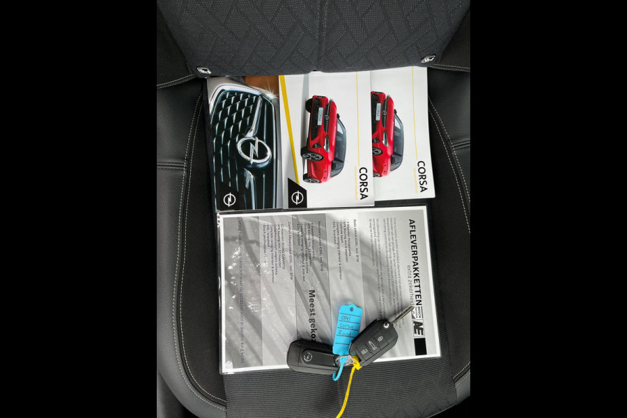 Opel Corsa 1.2 Ultimate CAMERA / CARPLAY / PDC V+A / STOEL & STUURVERWARMING / TWO-TONE / CRUISE CONTROL