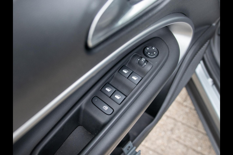 Jeep Avenger Summit 54 kWh | SOH 96,1% | Infotainment Pack | Bicolore