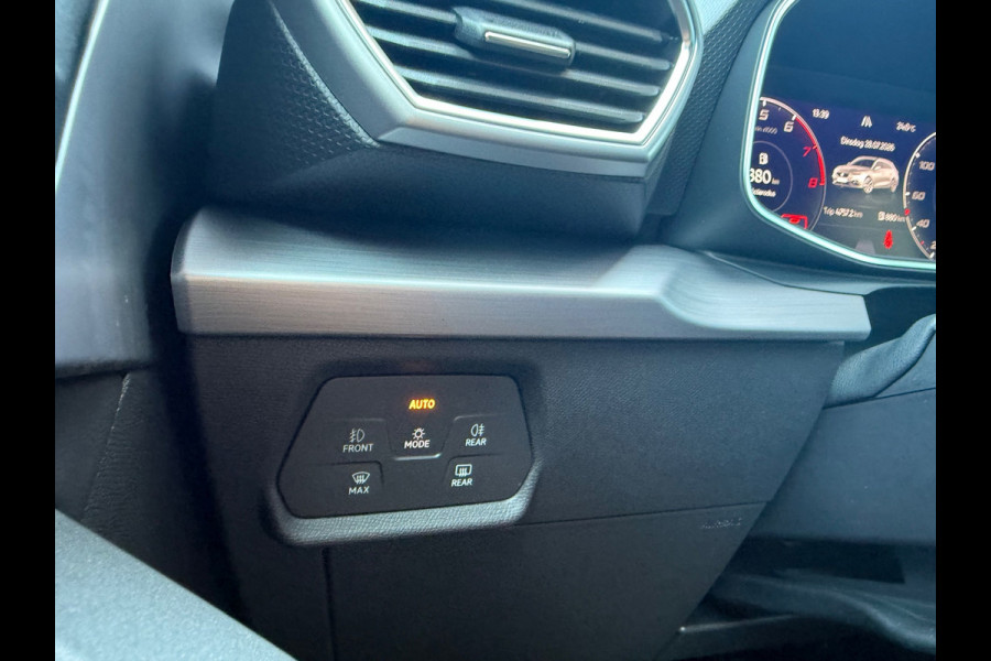 Seat Leon Sportstourer 1.0 eTSI FR Business Intense - Automaat - Navi - Climate - Parkeerhulp - Org.NL
