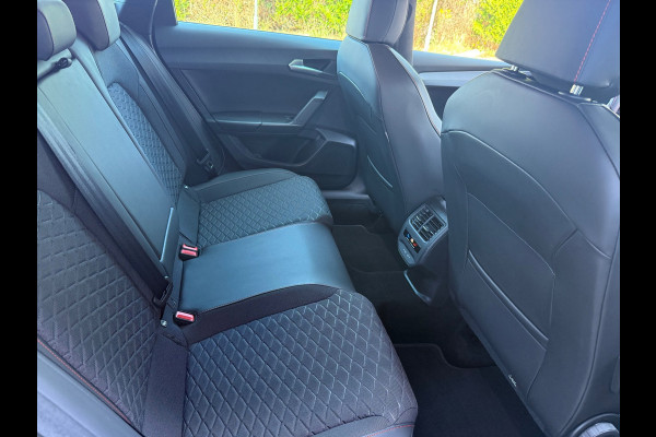Seat Leon Sportstourer 1.0 eTSI FR Business Intense - Automaat - Navi - Climate - Parkeerhulp - Org.NL