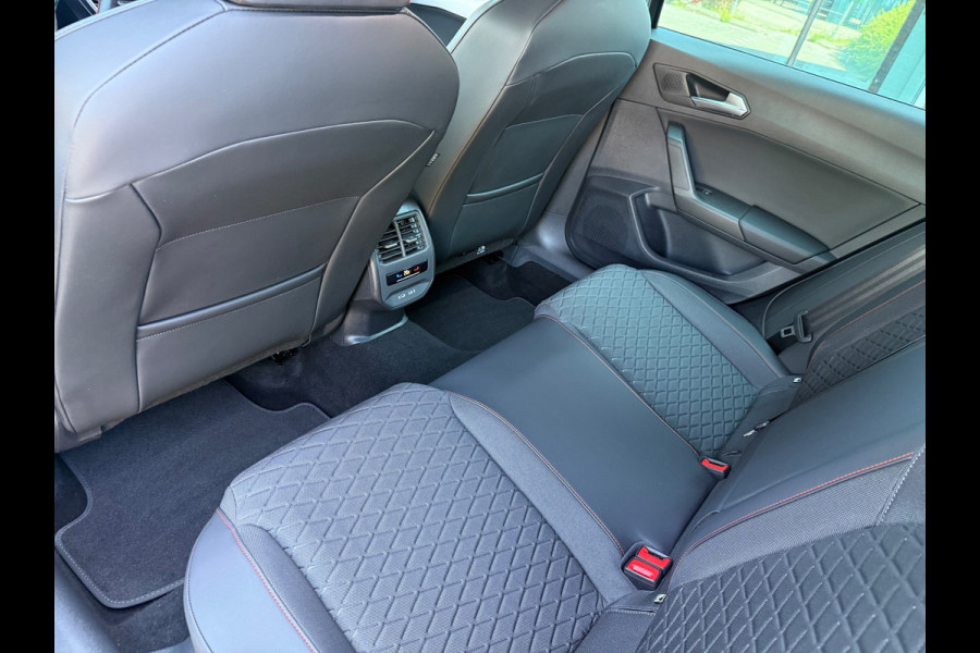 Seat Leon Sportstourer 1.0 eTSI FR Business Intense - Automaat - Navi - Climate - Parkeerhulp - Org.NL