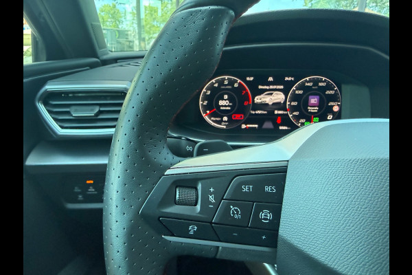 Seat Leon Sportstourer 1.0 eTSI FR Business Intense - Automaat - Navi - Climate - Parkeerhulp - Org.NL