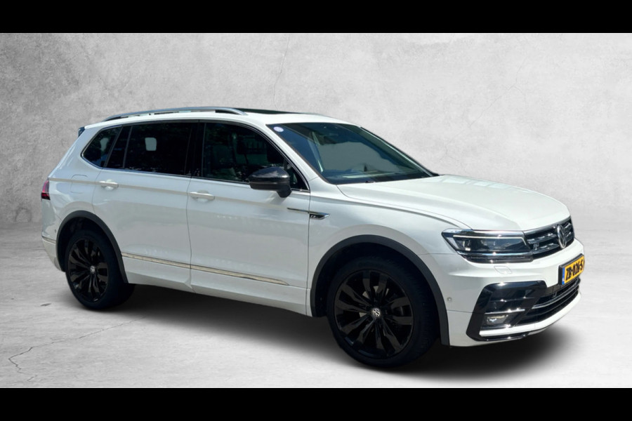 Volkswagen Tiguan Allspace 1.5 TSI Highline Business R-line 7p. (NL-auto, Panorama, Trehaak, Carplay, Camera, Leder, StoelV, ETc)
