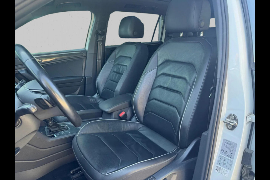 Volkswagen Tiguan Allspace 1.5 TSI Highline Business R-line 7p. (NL-auto, Panorama, Trehaak, Carplay, Camera, Leder, StoelV, ETc)