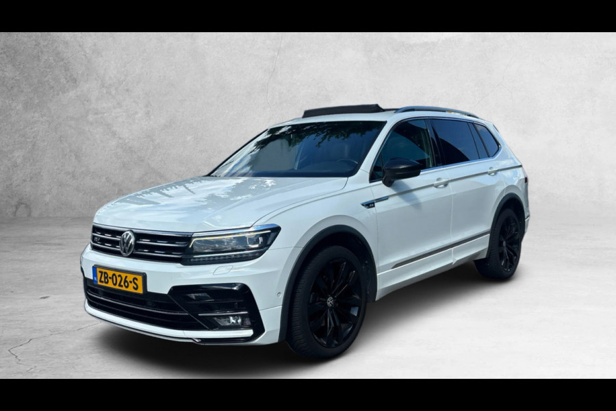 Volkswagen Tiguan Allspace 1.5 TSI Highline Business R-line 7p. (NL-auto, Panorama, Trehaak, Carplay, Camera, Leder, StoelV, ETc)