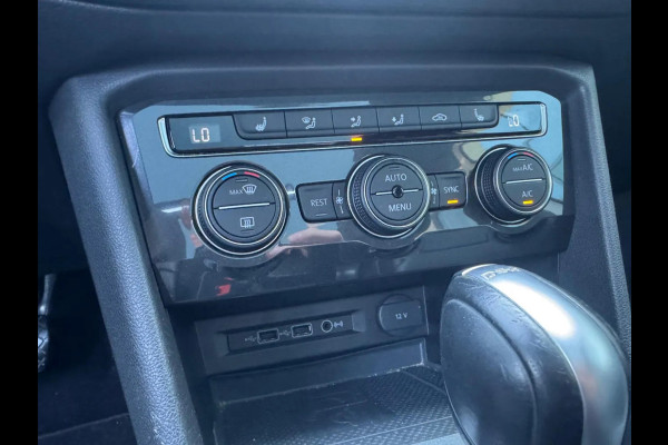 Volkswagen Tiguan Allspace 1.5 TSI Highline Business R-line 7p. (NL-auto, Panorama, Trehaak, Carplay, Camera, Leder, StoelV, ETc)