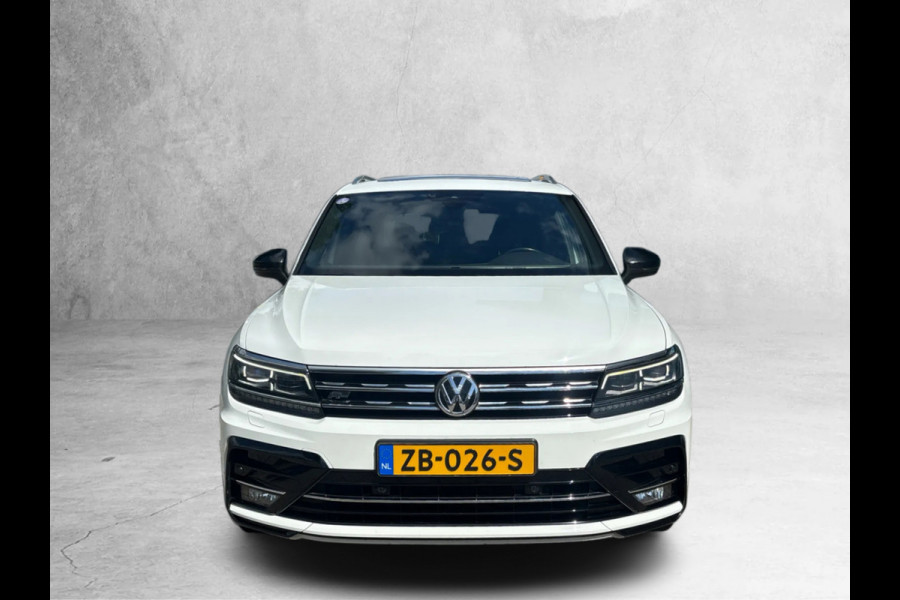 Volkswagen Tiguan Allspace 1.5 TSI Highline Business R-line 7p. (NL-auto, Panorama, Trehaak, Carplay, Camera, Leder, StoelV, ETc)