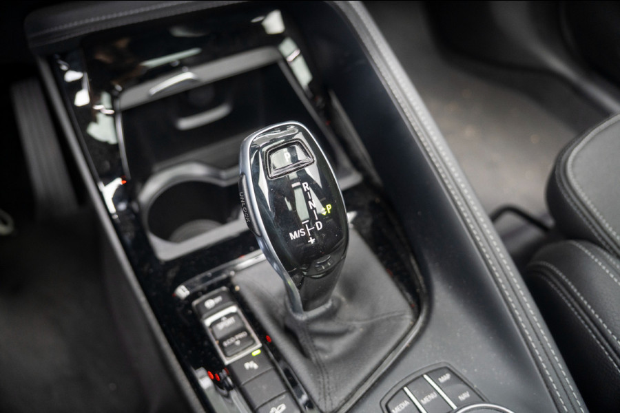 BMW X1 xDrive20i High Executive | Panoramadak | Head-Up Display | Stoelverwarming | HIFI | Camera | Leer | Trekhaak | Cruise Control | LED | Navigatie | NAP | Dealer Onderhouden | Automaat | Parkeersensoren | Climate Contro