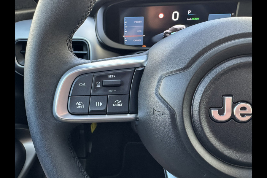 Jeep Avenger Summit 54 kWh SOH 96% Clima Camera Carplay Adaptive Cruise PDC voor en achter Half Leder