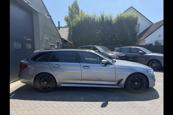 BMW 5 Serie Touring 520d Executive M-Sport | Camera | Harmon Kardon | Navigatie | Elektrische Achterklep | 19 Inch Lichtmetalen Velgen |