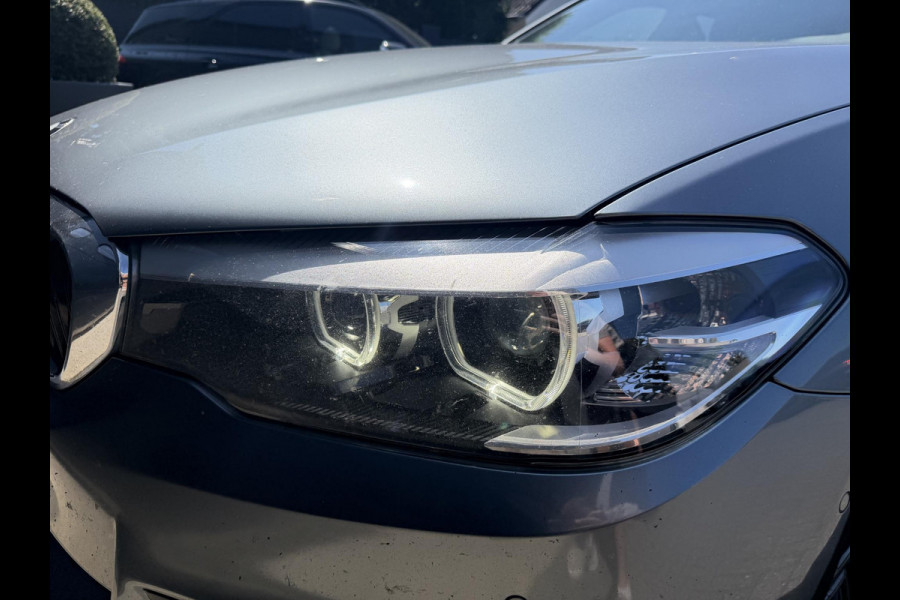 BMW 5 Serie Touring 520d Executive M-Sport | Camera | Harmon Kardon | Navigatie | Elektrische Achterklep | 19 Inch Lichtmetalen Velgen |