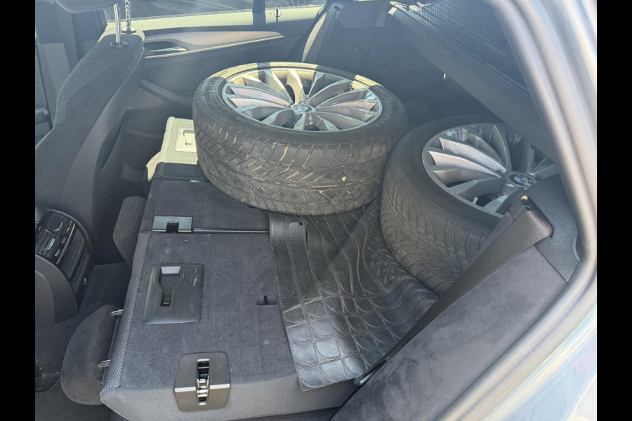 BMW 5 Serie Touring 520d Executive M-Sport | Camera | Harmon Kardon | Navigatie | Elektrische Achterklep | 19 Inch Lichtmetalen Velgen |