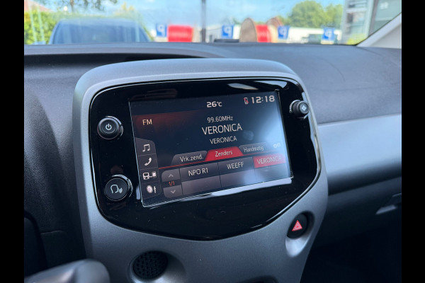 Toyota Aygo 1.0 VVT-i x-joy - Automaat - Climate - Trekhaak - Media - Org.NL