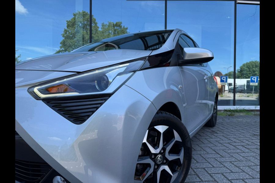 Toyota Aygo 1.0 VVT-i x-joy - Automaat - Climate - Trekhaak - Media - Org.NL