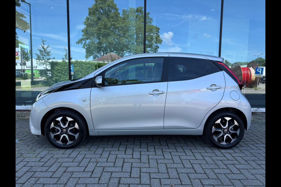 Toyota Aygo 1.0 VVT-i x-joy - Automaat - Climate - Trekhaak - Media - Org.NL