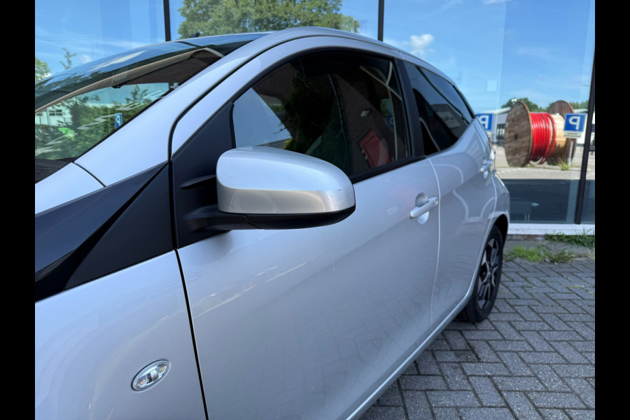 Toyota Aygo 1.0 VVT-i x-joy - Automaat - Climate - Trekhaak - Media - Org.NL