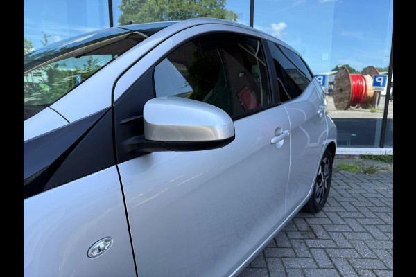 Toyota Aygo 1.0 VVT-i x-joy - Automaat - Climate - Trekhaak - Media - Org.NL