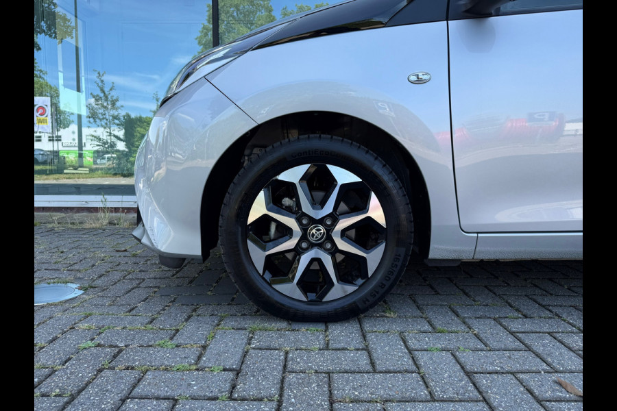Toyota Aygo 1.0 VVT-i x-joy - Automaat - Climate - Trekhaak - Media - Org.NL