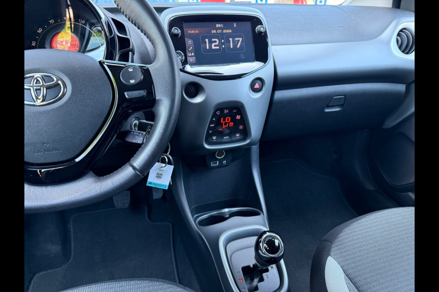 Toyota Aygo 1.0 VVT-i x-joy - Automaat - Climate - Trekhaak - Media - Org.NL