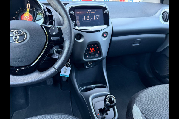Toyota Aygo 1.0 VVT-i x-joy - Automaat - Climate - Trekhaak - Media - Org.NL