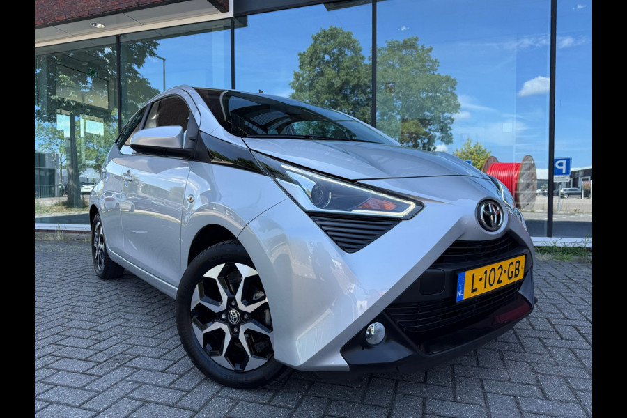 Toyota Aygo 1.0 VVT-i x-joy - Automaat - Climate - Trekhaak - Media - Org.NL