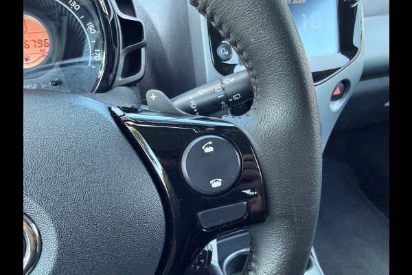 Toyota Aygo 1.0 VVT-i x-joy - Automaat - Climate - Trekhaak - Media - Org.NL