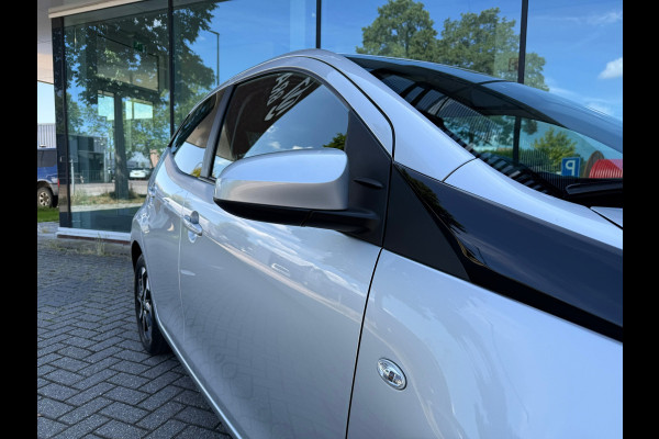 Toyota Aygo 1.0 VVT-i x-joy - Automaat - Climate - Trekhaak - Media - Org.NL