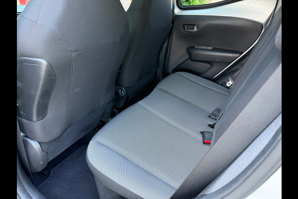 Toyota Aygo 1.0 VVT-i x-joy - Automaat - Climate - Trekhaak - Media - Org.NL