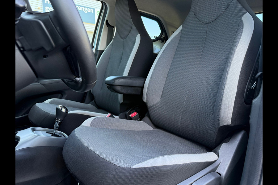 Toyota Aygo 1.0 VVT-i x-joy - Automaat - Climate - Trekhaak - Media - Org.NL