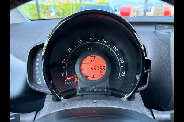 Toyota Aygo 1.0 VVT-i x-joy - Automaat - Climate - Trekhaak - Media - Org.NL