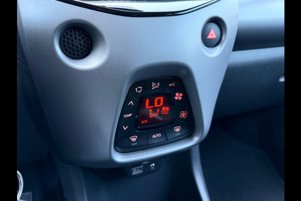 Toyota Aygo 1.0 VVT-i x-joy - Automaat - Climate - Trekhaak - Media - Org.NL