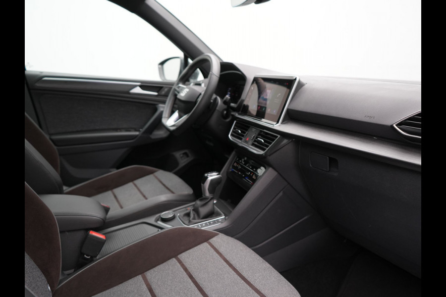 Seat Tarraco 1.4 TSI e-Hybrid Xcellence PHEV 245pk Dealer O.H. | Panodak | Adaptive Cruise | 360 Camera | Sfeerverlichting | Voorstoelen Verwarmd | Keyless | Blis | Apple Carplay | Navigatie | DAB | Plug In Hybrid |