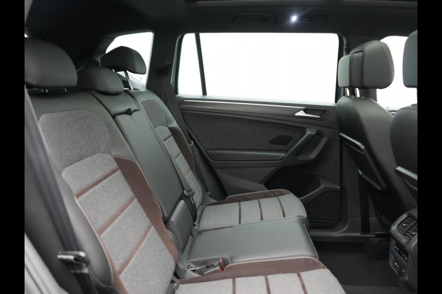 Seat Tarraco 1.4 TSI e-Hybrid Xcellence PHEV 245pk Dealer O.H. | Panodak | Adaptive Cruise | 360 Camera | Sfeerverlichting | Voorstoelen Verwarmd | Keyless | Blis | Apple Carplay | Navigatie | DAB | Plug In Hybrid |